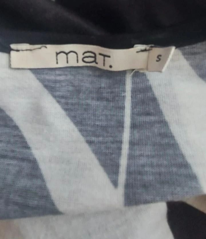 Mat. Zwart-wit zigzag top met korte mouwen, maat S – photo 2